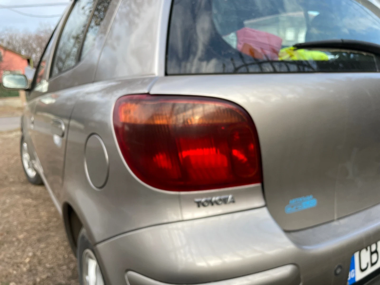Toyota Yaris  - изображение 2