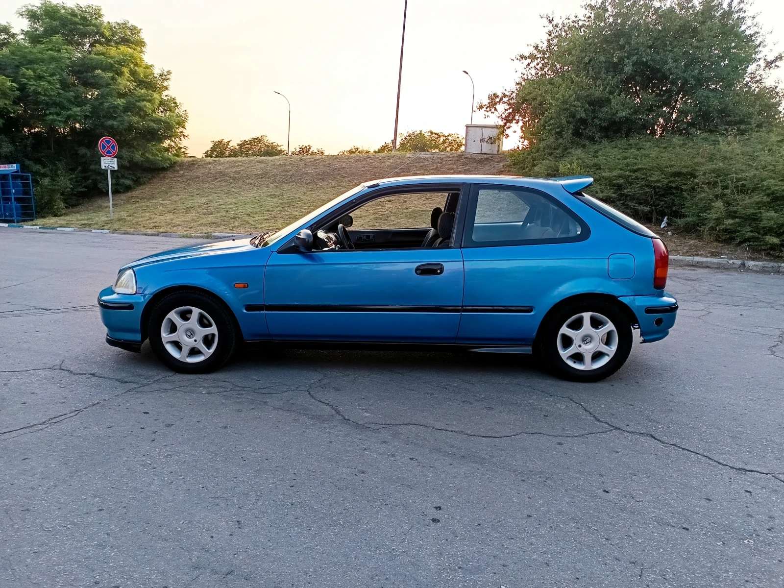 Honda Civic 1, 4 75 к.с Газ Бензин - изображение 7