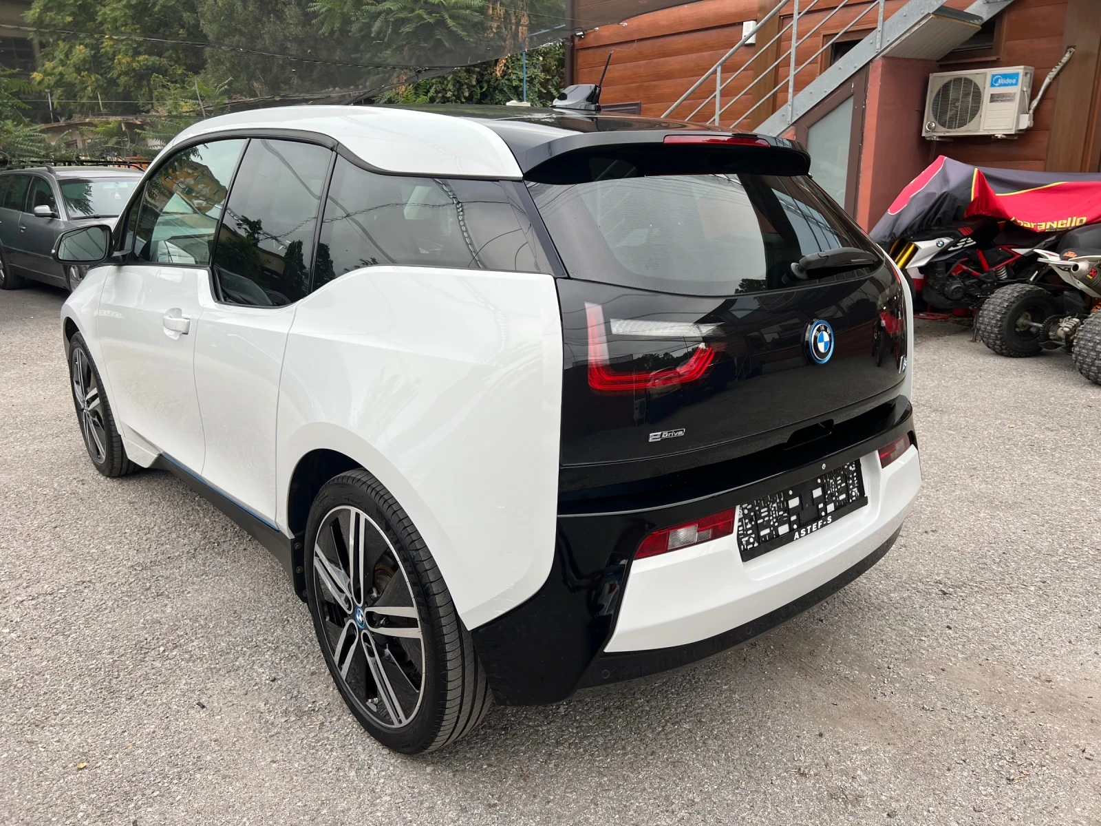 BMW i3 Rex Камера Бензинов агрегат 50656 Км!!!!!! - изображение 3