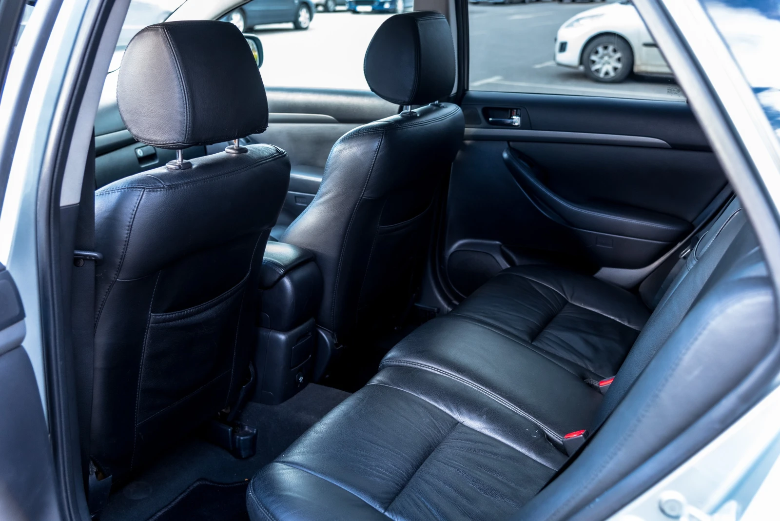 Toyota Avensis 2.0 - изображение 5