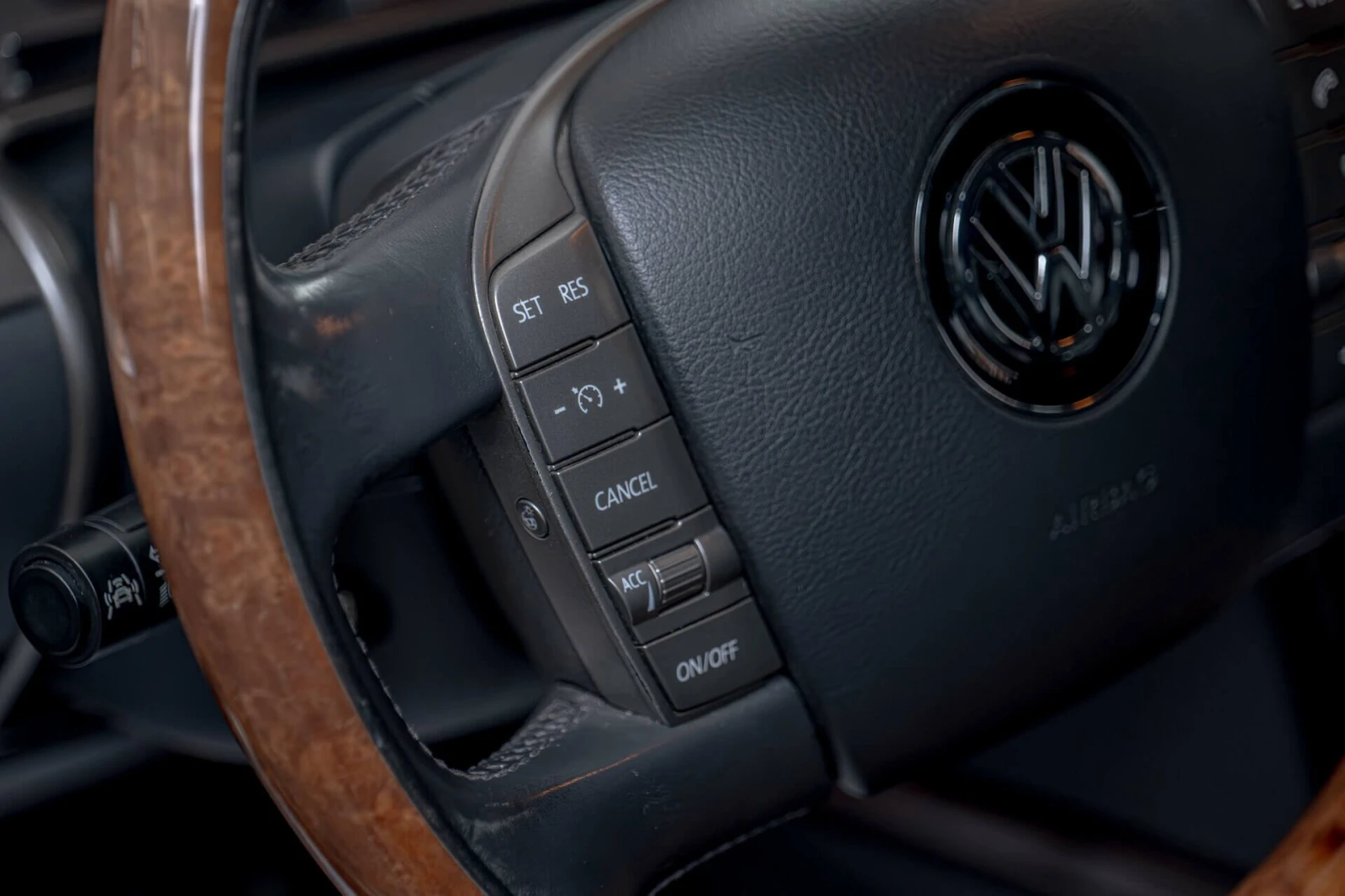 VW Phaeton 3.0TDI/dYnaudio/Обдувхане/Камера/Дистроник, снимка 9 - Автомобили и джипове - 54072026