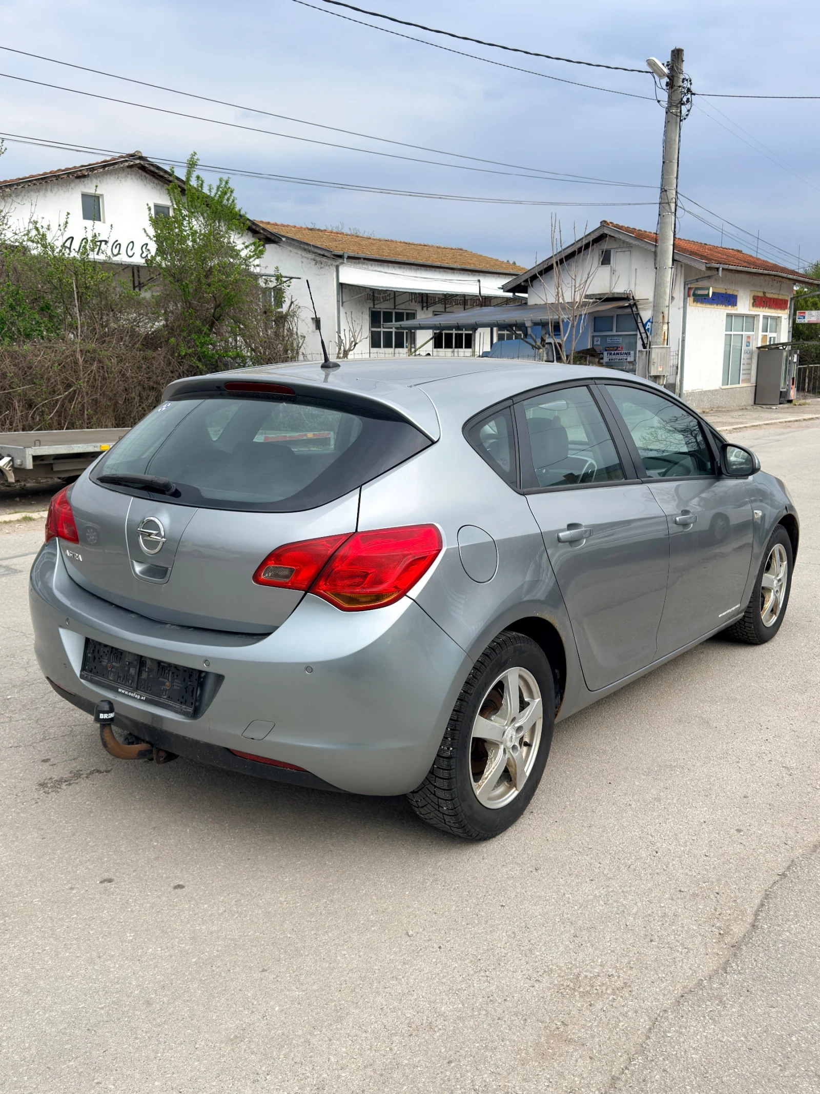 Opel Astra 1.6i klima, снимка 8 - Автомобили и джипове - 54257229