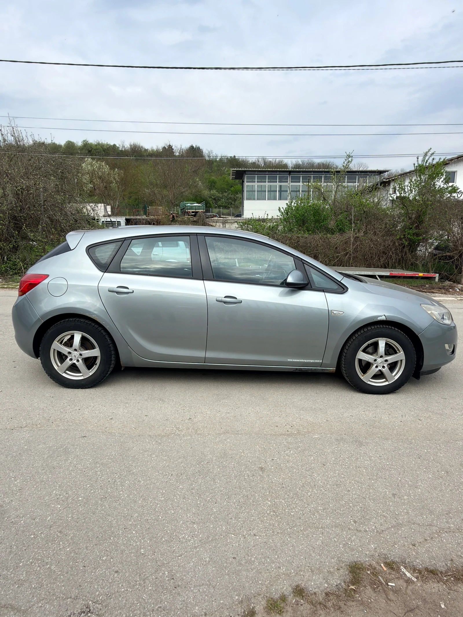 Opel Astra 1.6i klima, снимка 4 - Автомобили и джипове - 54257229