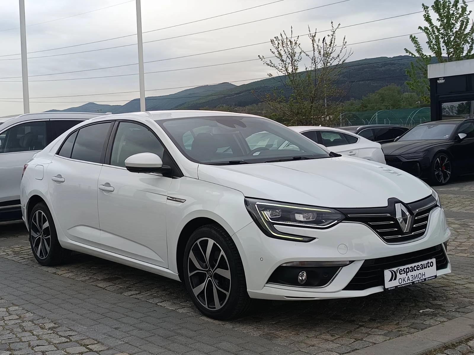 Renault Megane 1.3Tce/ 140к.с., снимка 3 - Автомобили и джипове - 54456929
