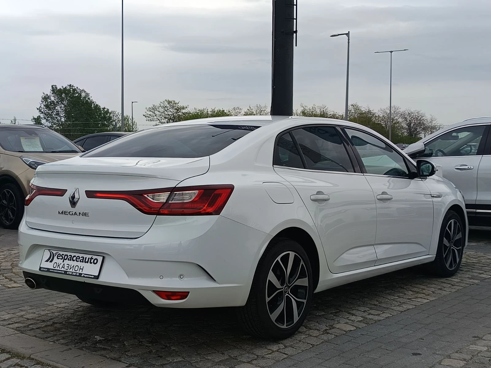 Renault Megane 1.3Tce/ 140к.с., снимка 6 - Автомобили и джипове - 54456929
