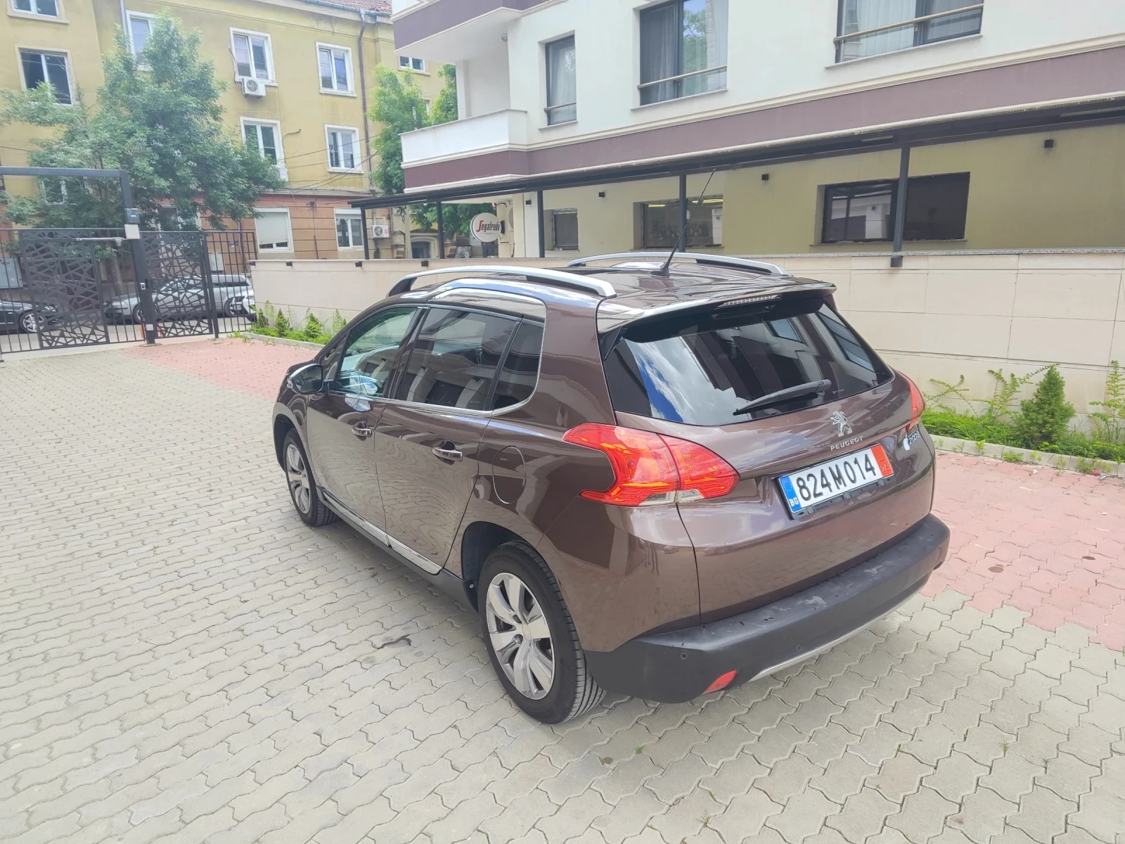 Peugeot 2008 1.2, снимка 6 - Автомобили и джипове - 54767704
