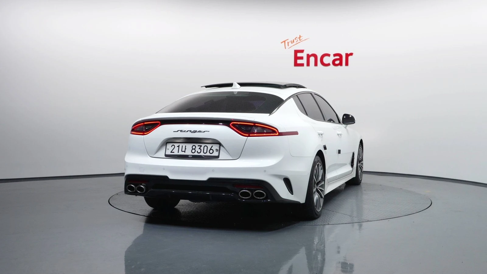 Kia Stinger 2.0* ЛЮК* КОЖА* КАМЕРА* KEYLESS* КРАЙНА ЦЕНА, снимка 4 - Автомобили и джипове - 55243888