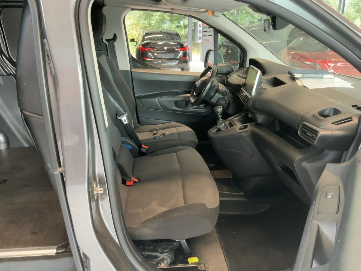 Peugeot Partner 1.5 Blue-HDi, снимка 10 - Автомобили и джипове - 55777026