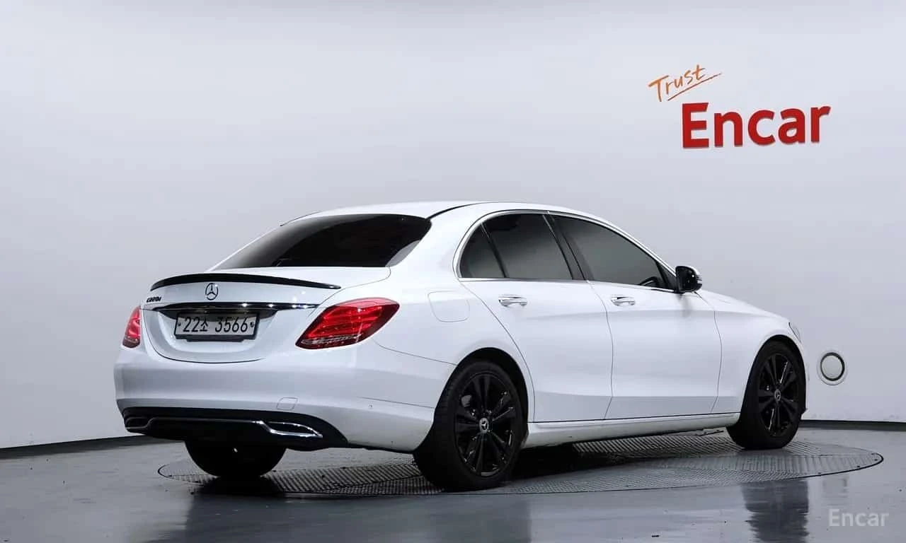 Mercedes-Benz C 220 d * Avantgarde * Head Up * , снимка 2 - Автомобили и джипове - 56198686