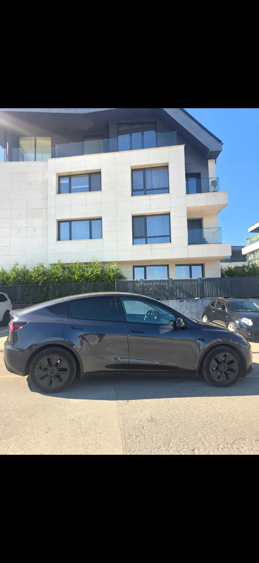 Tesla Model Y Long Range Dual Motor AWD 19500 Км., снимка 2 - Автомобили и джипове - 56375489