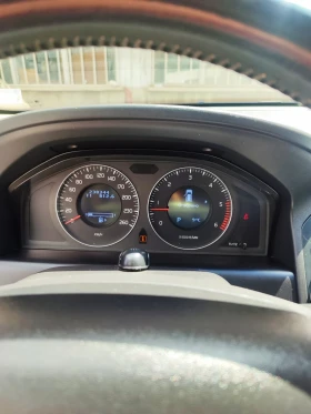 Volvo XC60 2.2D, снимка 11