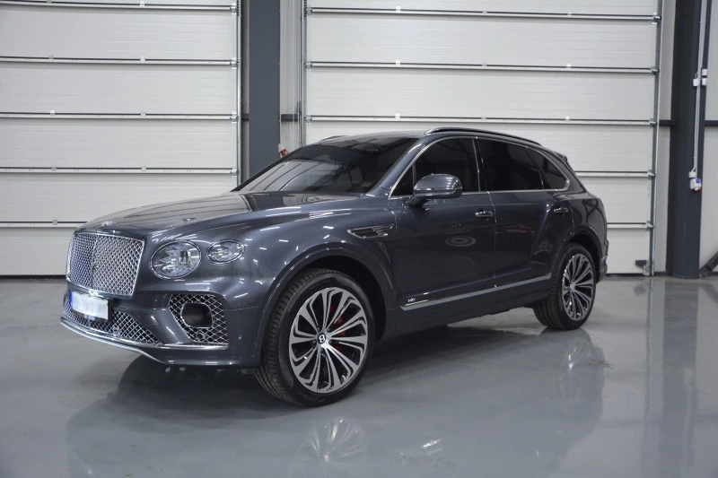 Bentley Bentayga First Edition/Mulliner/V8/НАЛИЧЕН, снимка 1 - Автомобили и джипове - 46558989