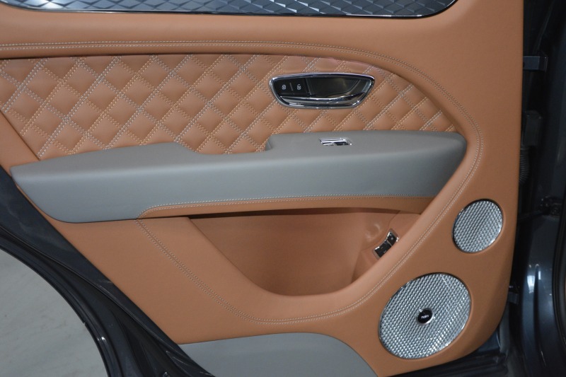 Bentley Bentayga First Edition/Mulliner/V8/НАЛИЧЕН, снимка 15 - Автомобили и джипове - 44310715
