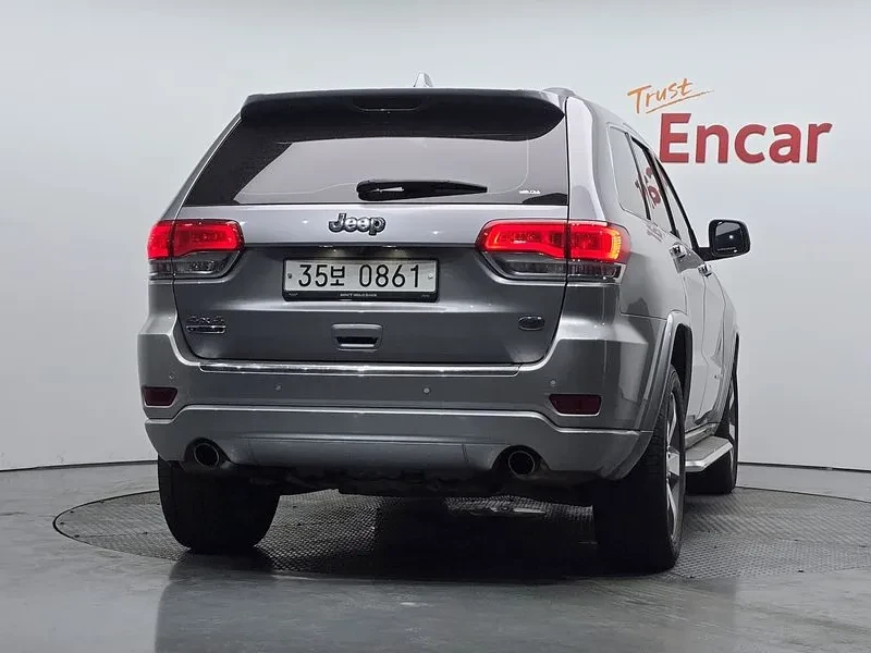 Jeep Grand cherokee 3.0 Diesel Overland Wk2, снимка 4 - Автомобили и джипове - 55644185