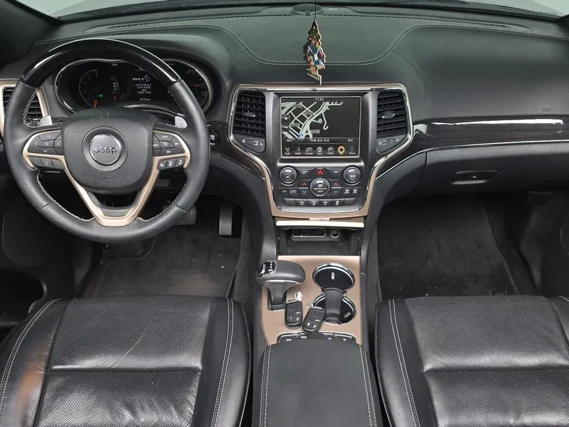Jeep Grand cherokee 3.0 Diesel Overland Wk2, снимка 7 - Автомобили и джипове - 55644185
