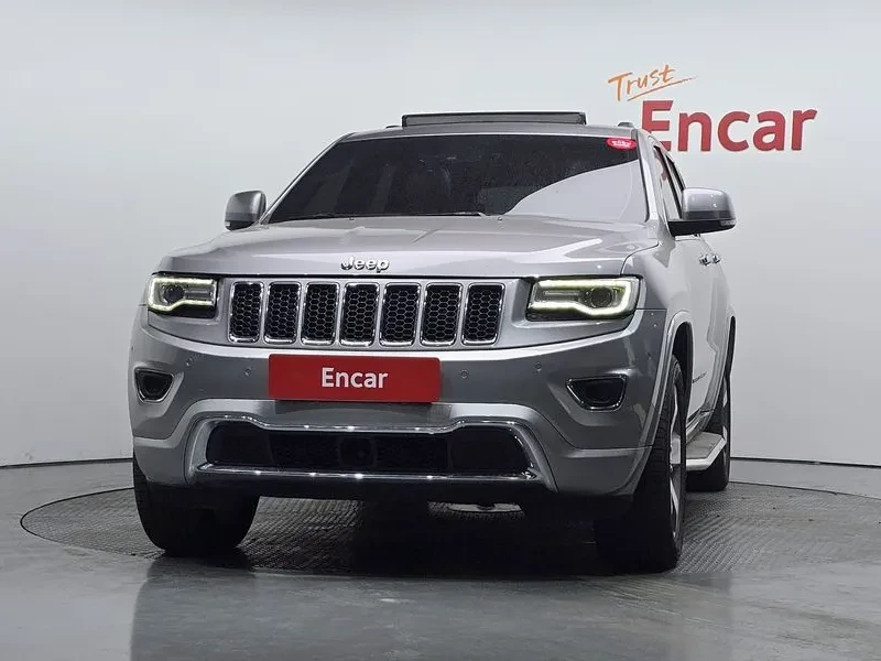 Jeep Grand cherokee 3.0 Diesel Overland Wk2, снимка 3 - Автомобили и джипове - 55644185