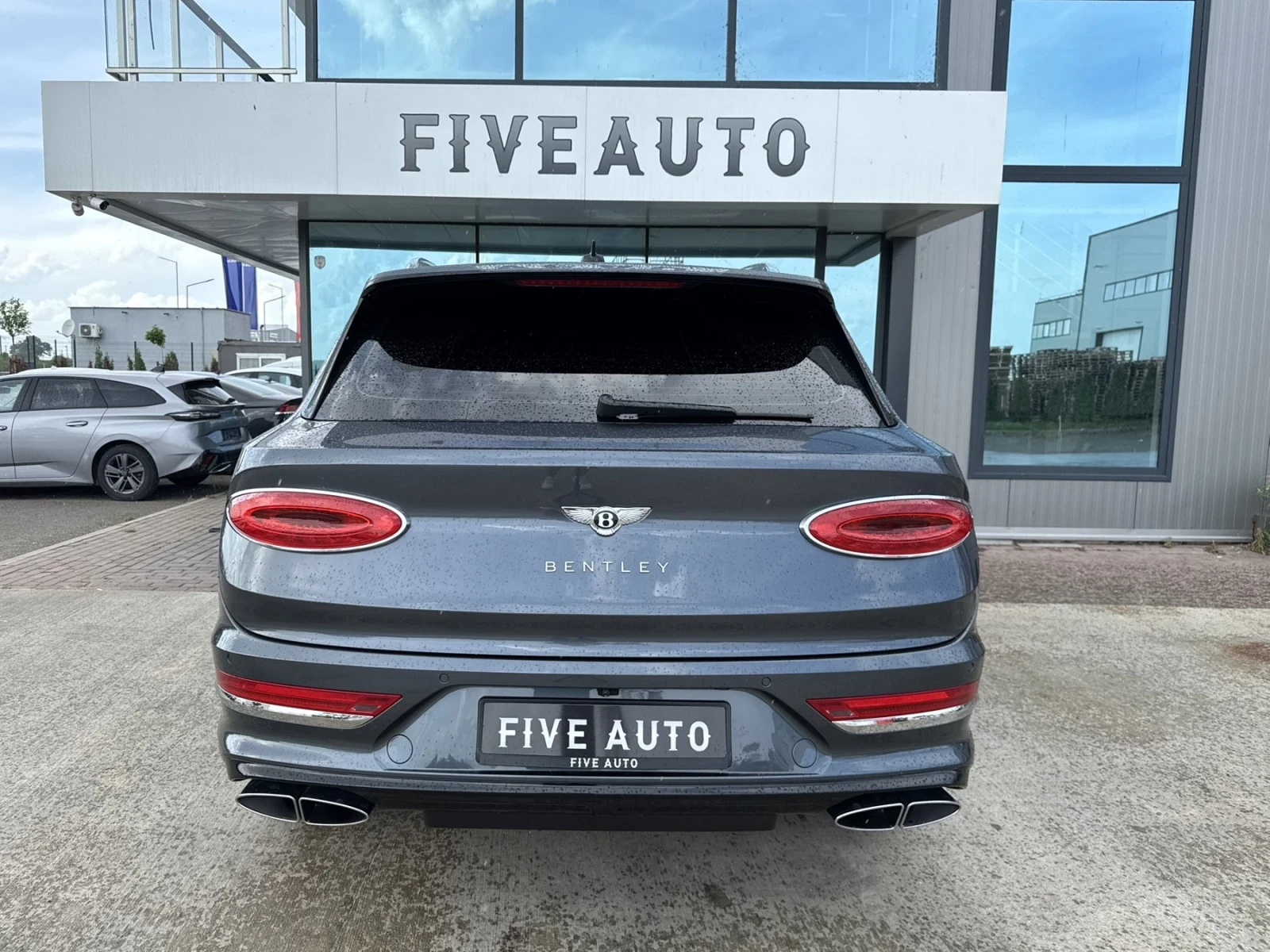 Bentley Bentayga / First Edition / Mulliner / V8 - изображение 6