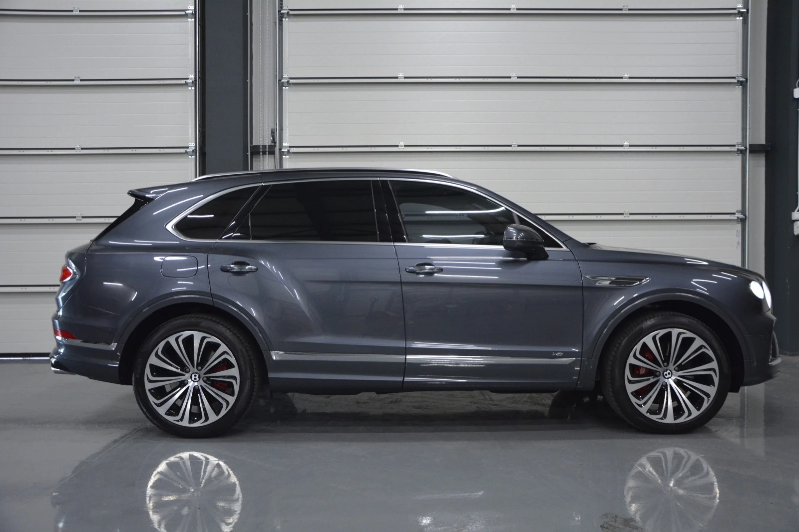 Bentley Bentayga / First Edition / Mulliner / V8 - изображение 6