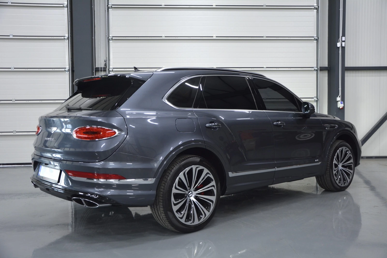 Bentley Bentayga / First Edition / Mulliner / V8 - изображение 5