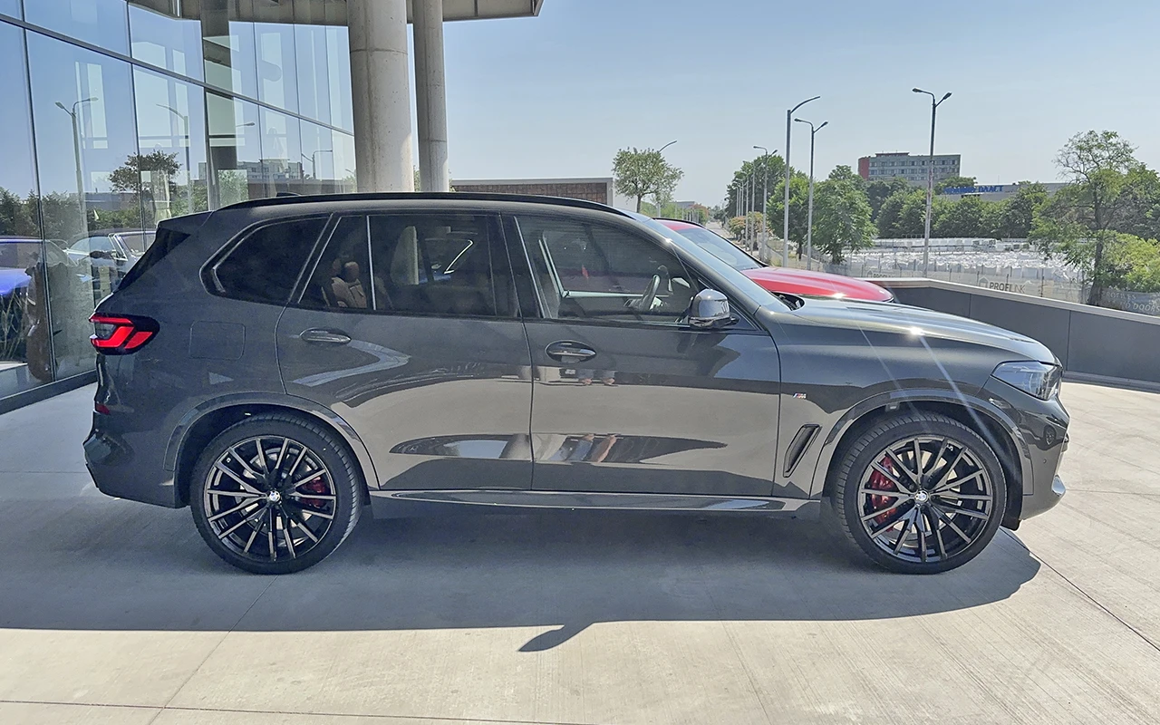 BMW X5 M50i xDrive - изображение 3