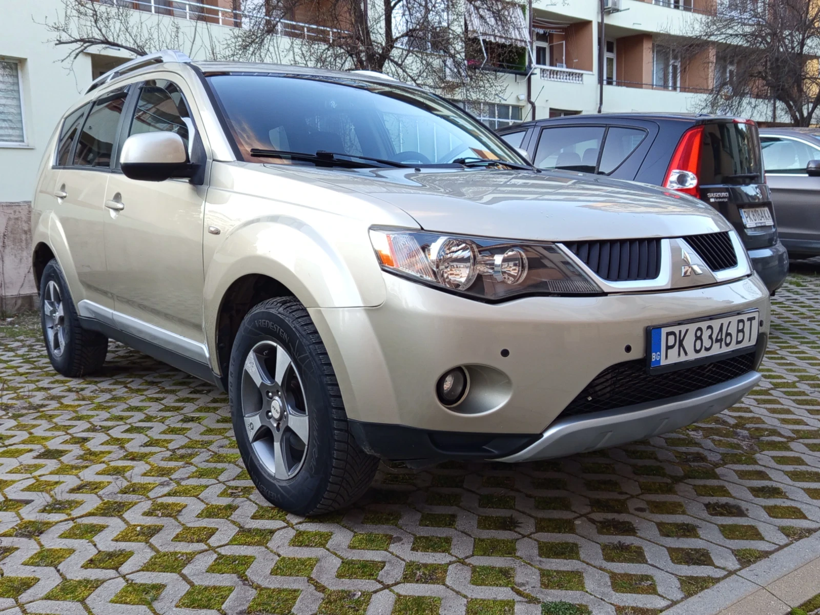 Mitsubishi Outlander, снимка 15 - Автомобили и джипове - 53800936