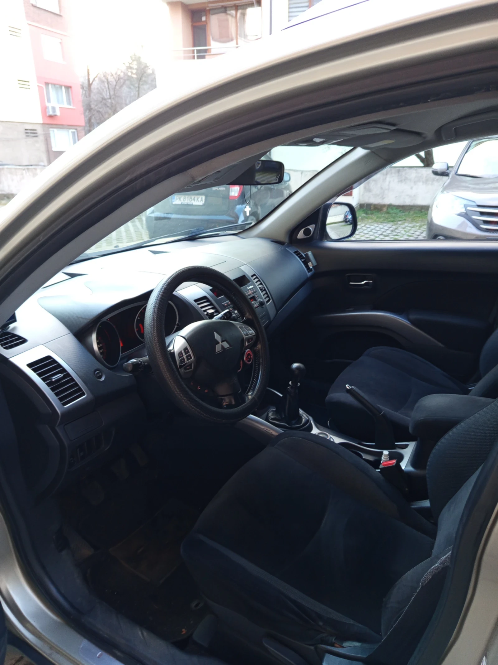 Mitsubishi Outlander, снимка 4 - Автомобили и джипове - 53800936