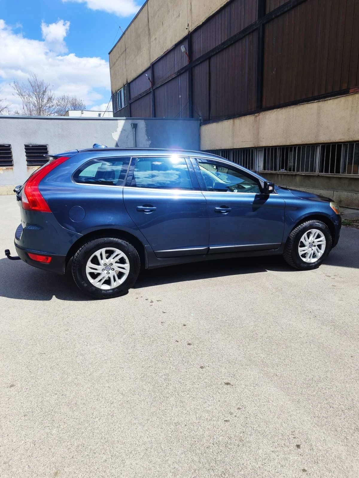 Volvo XC60 2.2D, снимка 4 - Автомобили и джипове - 54159168