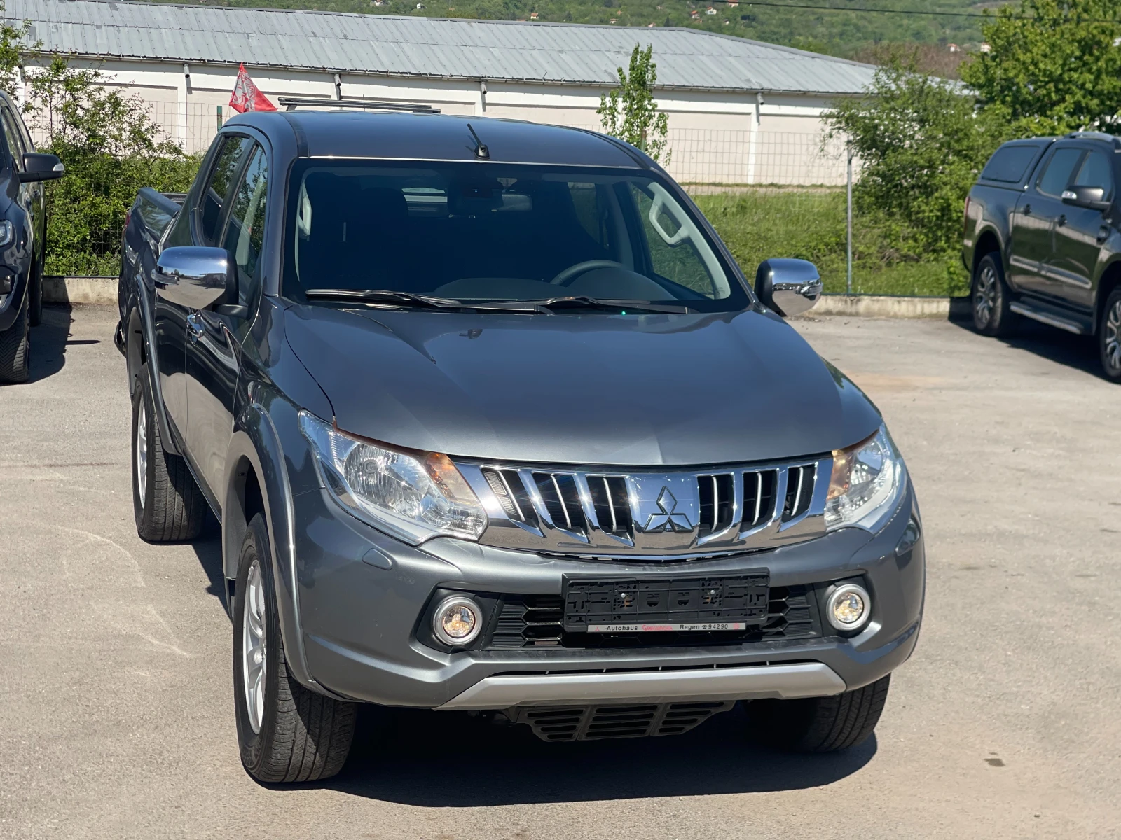 Mitsubishi L200 2.4Di-D 4x4, снимка 10 - Автомобили и джипове - 54339793