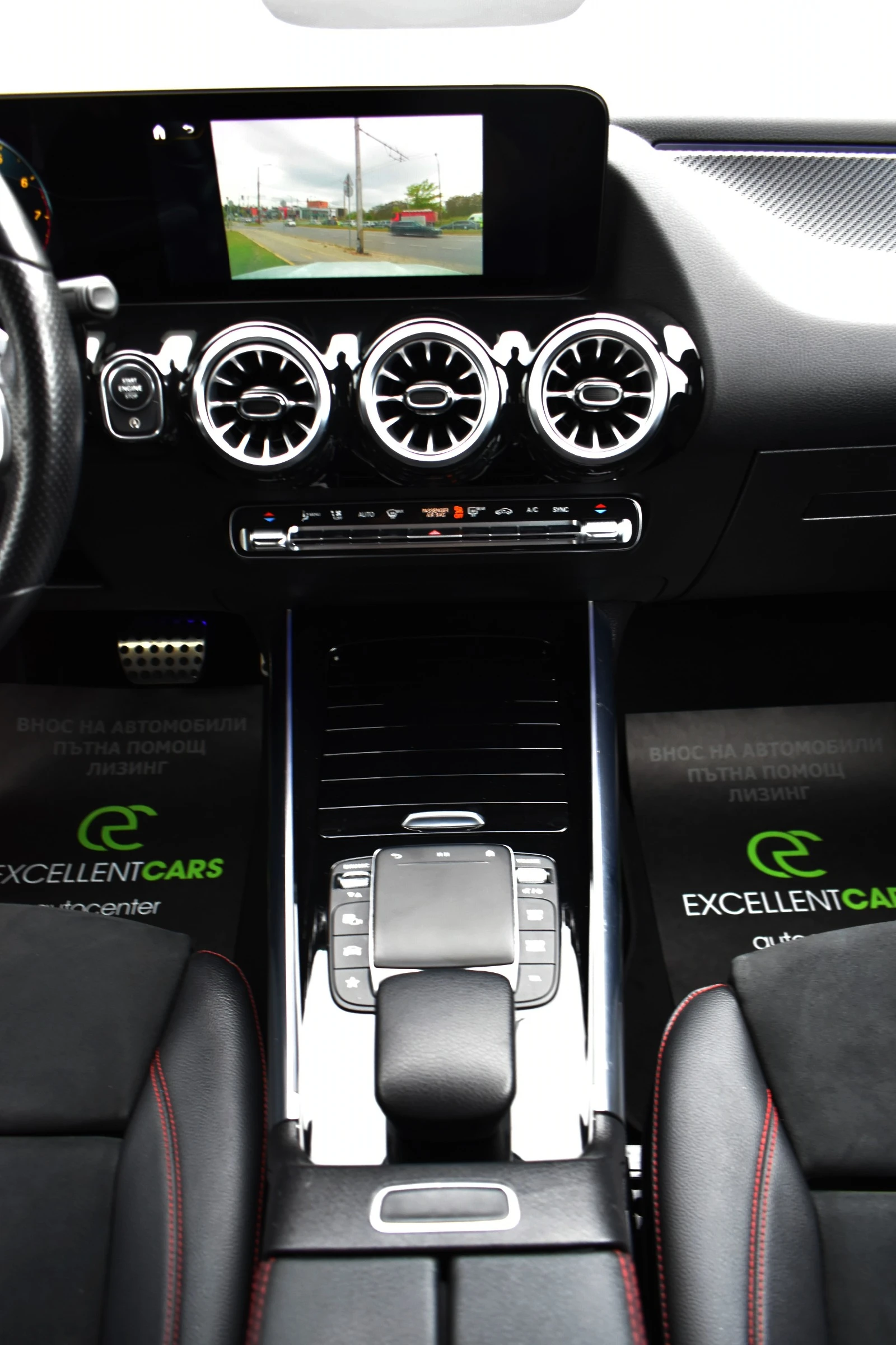 Mercedes-Benz GLA 200 AMG-PACK* MULTIBEAM* 360CAMERA* Service-History, снимка 14 - Автомобили и джипове - 54675273