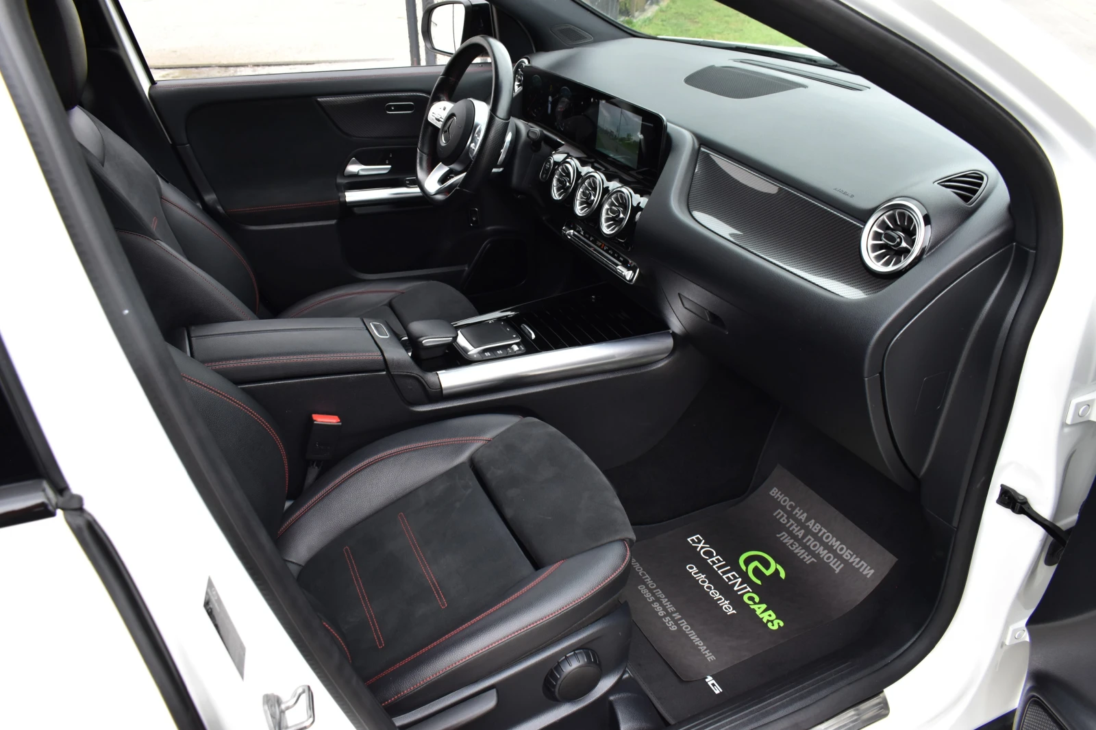Mercedes-Benz GLA 200 AMG-PACK* MULTIBEAM* 360CAMERA* Service-History, снимка 11 - Автомобили и джипове - 54675273