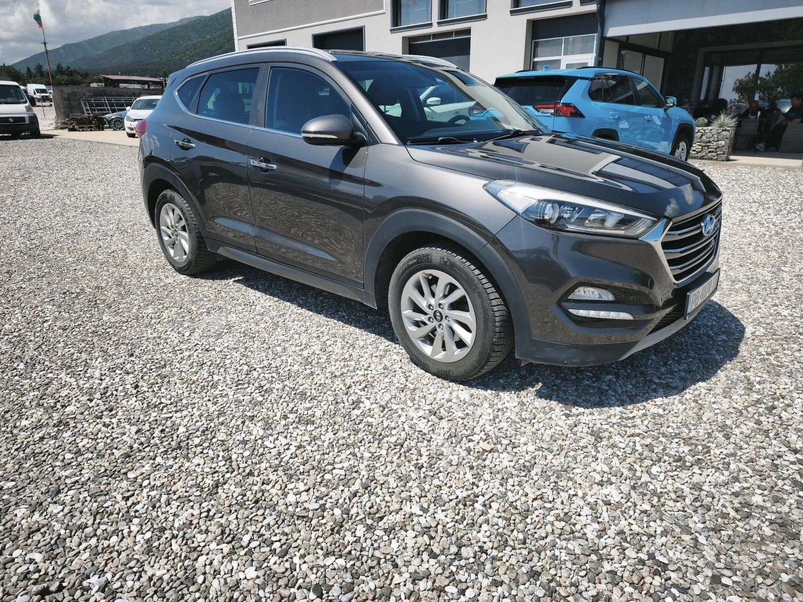 Hyundai Tucson 1.7CRDi Kamera, снимка 3 - Автомобили и джипове - 54701280