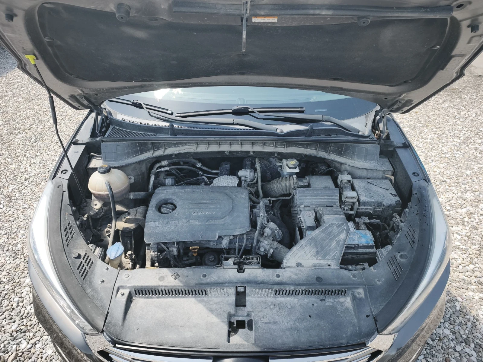 Hyundai Tucson 1.7CRDi Kamera, снимка 13 - Автомобили и джипове - 54701280