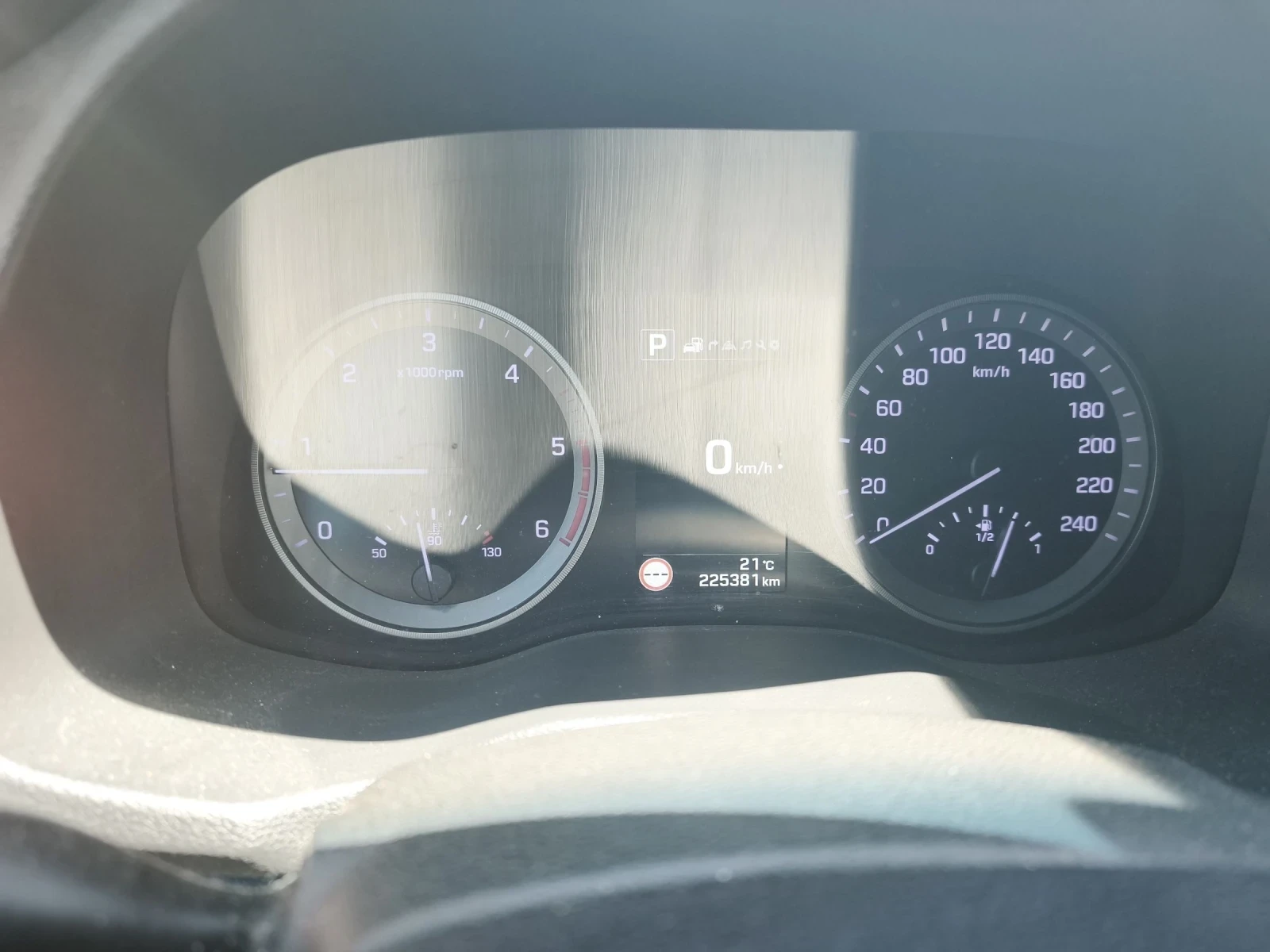 Hyundai Tucson 1.7CRDi Kamera, снимка 16 - Автомобили и джипове - 54701280