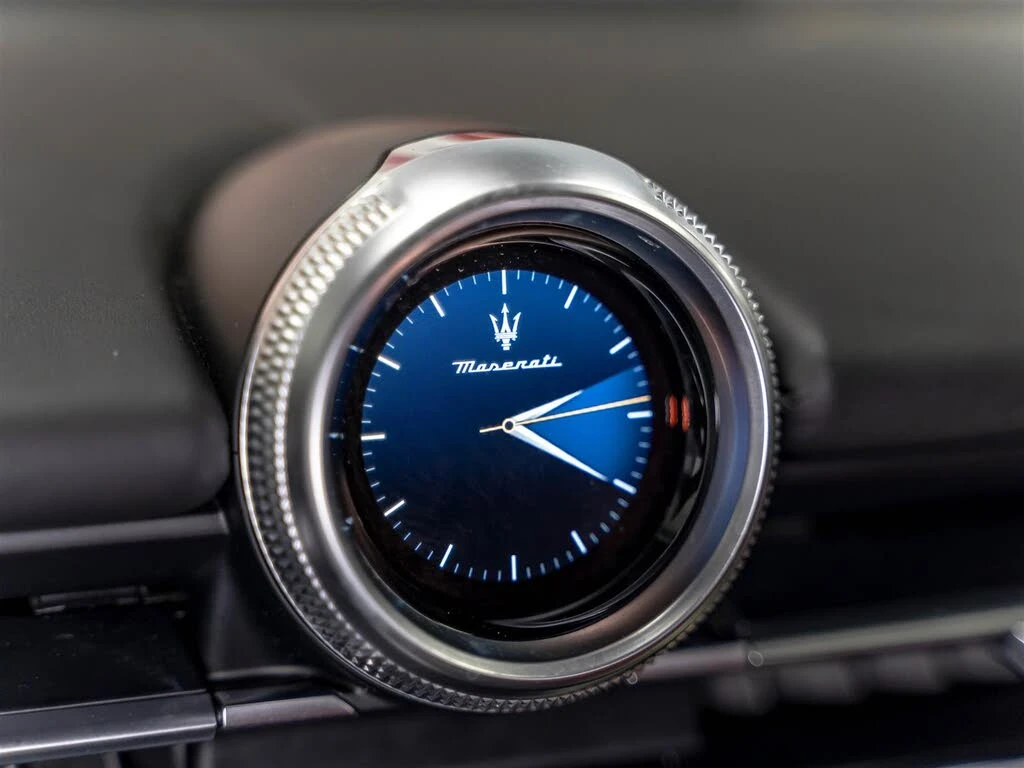 Maserati Grecale MODENA PKG| БЕЗ УДАРИ | 360| ADAPTIVE CRUISE| HUD , снимка 14 - Автомобили и джипове - 54876387