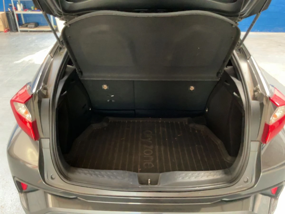 Toyota C-HR 1.8 Хибрид , снимка 10 - Автомобили и джипове - 55220915