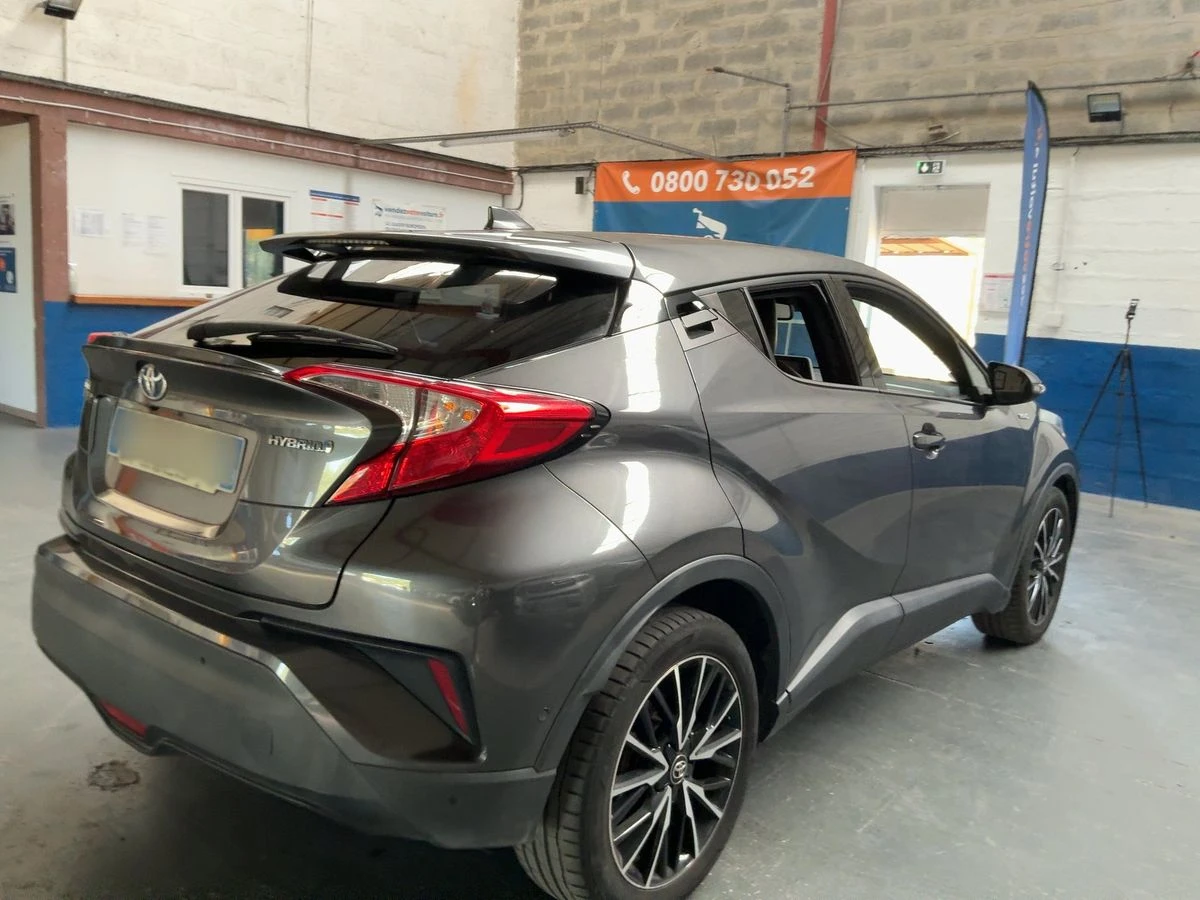 Toyota C-HR 1.8 Хибрид , снимка 2 - Автомобили и джипове - 55220915