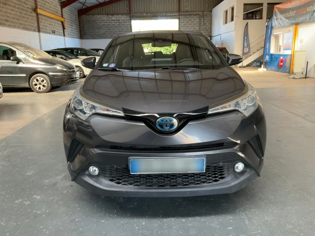 Toyota C-HR 1.8 Хибрид , снимка 3 - Автомобили и джипове - 55220915
