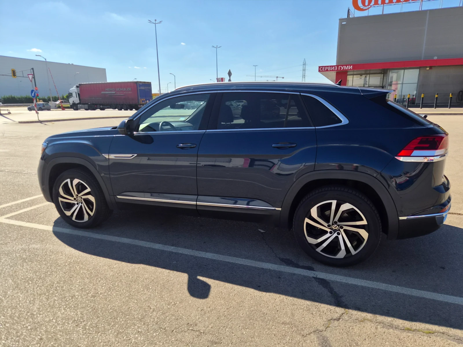 VW Atlas SEL V6, 4 MOTION, CROSS SPORT - регистрирана, снимка 2 - Автомобили и джипове - 56184240