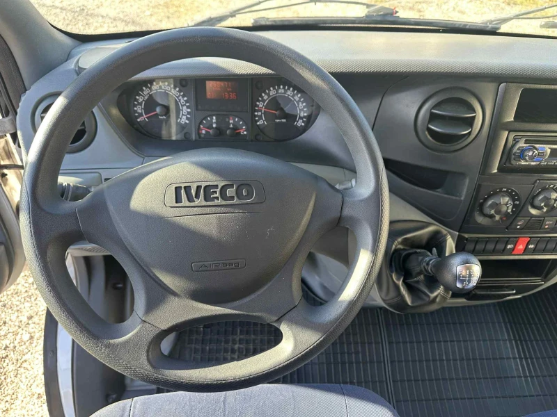 Iveco Daily Нов внос! Въздушно окачване!Запазен!Климатик!, снимка 11 - Бусове и автобуси - 52848098