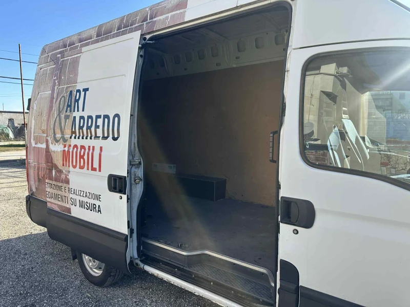 Iveco Daily Нов внос! Въздушно окачване!Запазен!Климатик!, снимка 8 - Бусове и автобуси - 52848098