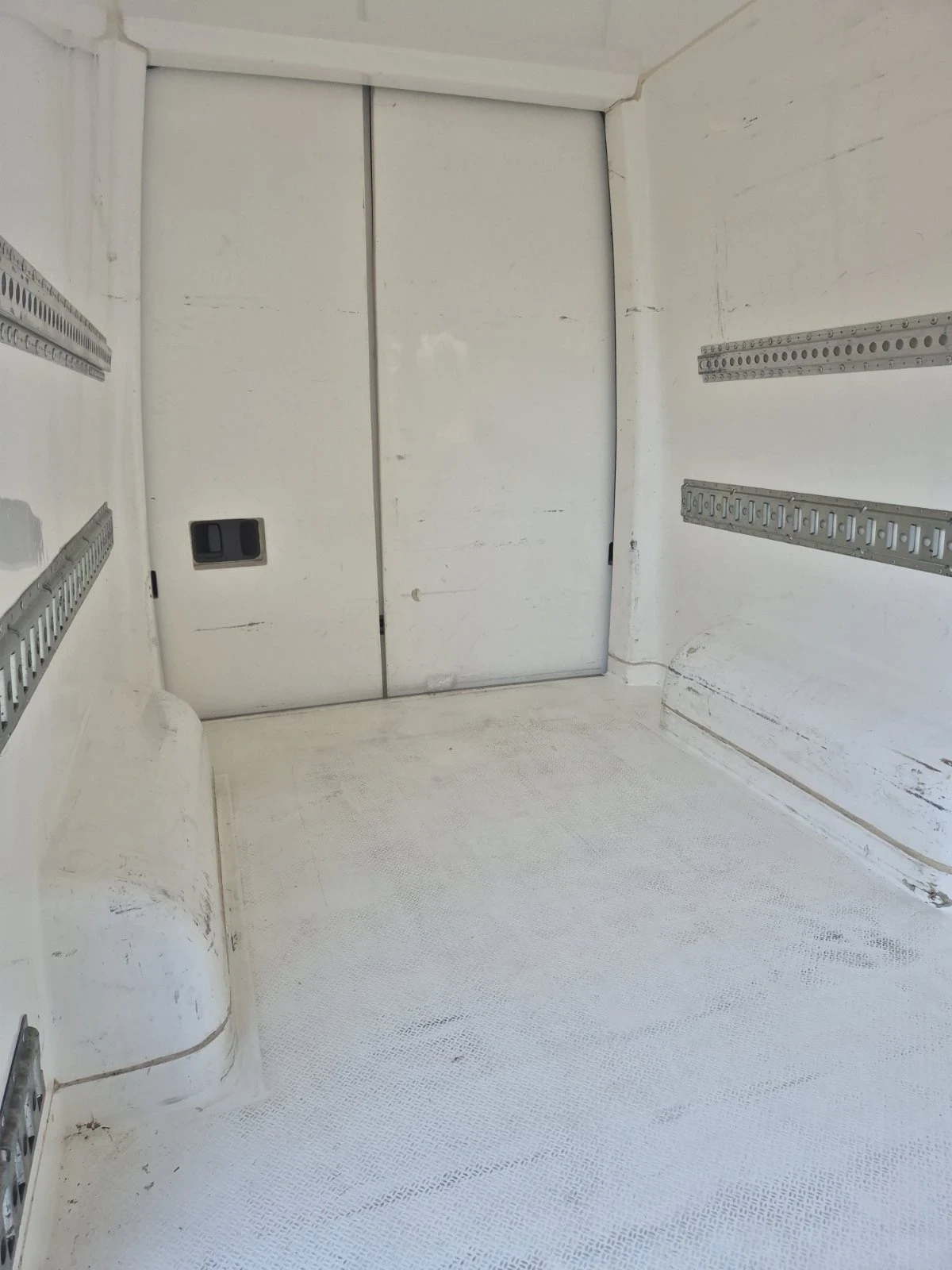 VW Crafter Хладилен / Климатроник - изображение 3