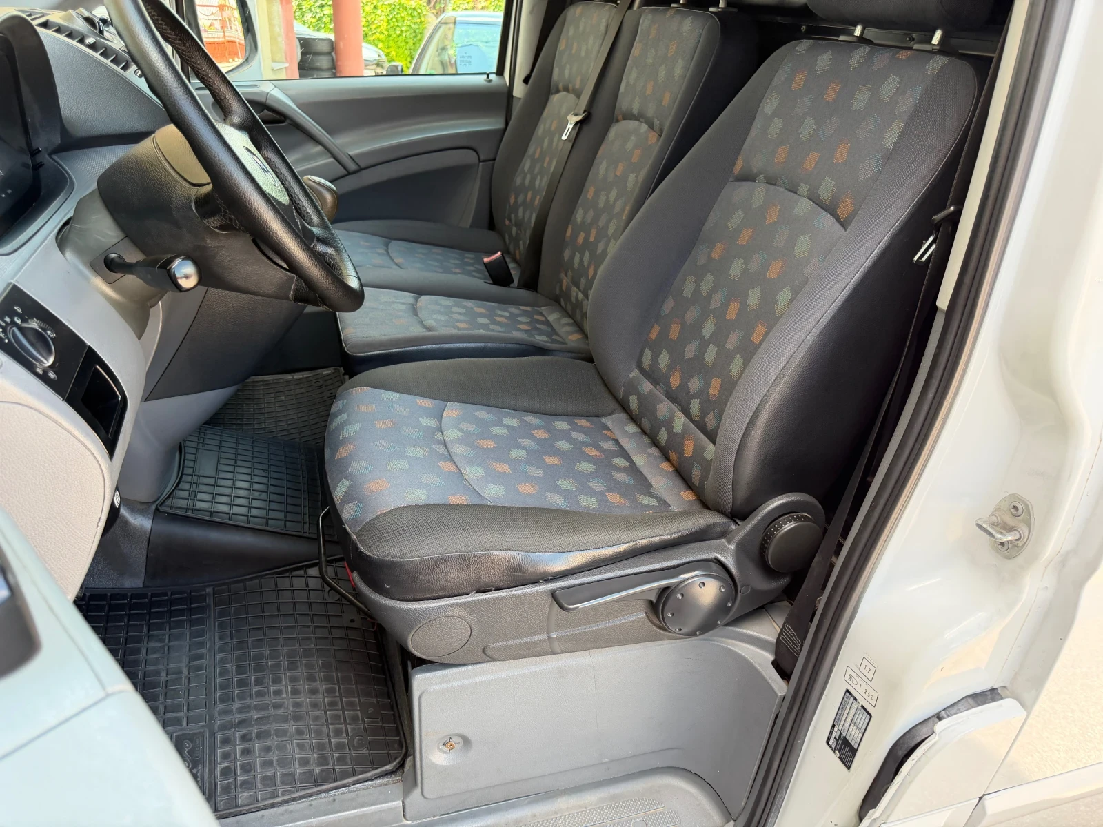 Mercedes-Benz Vito 110CDI КЛИМАТИК, снимка 14 - Бусове и автобуси - 54889747