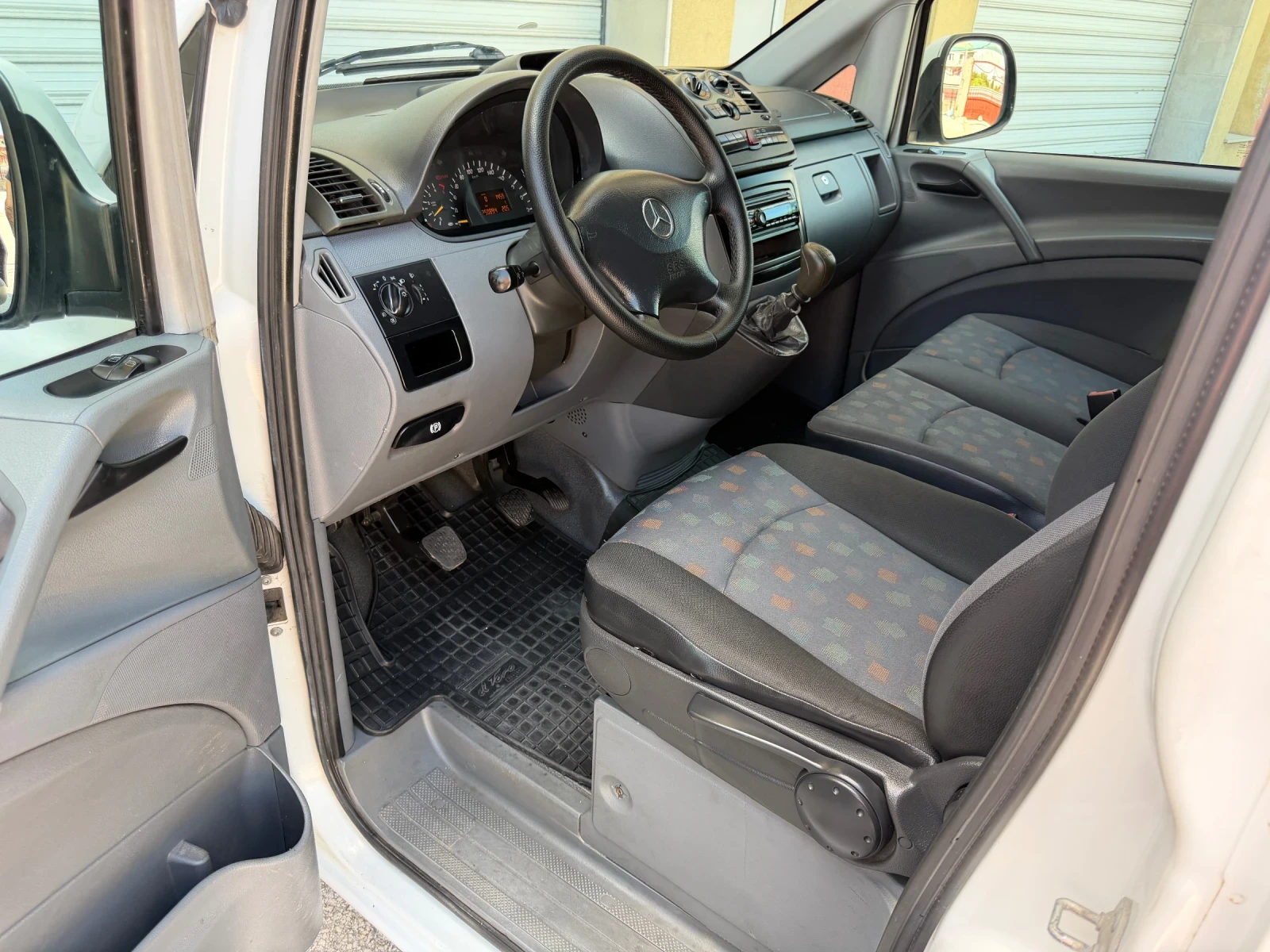 Mercedes-Benz Vito 110CDI КЛИМАТИК, снимка 13 - Бусове и автобуси - 54889747