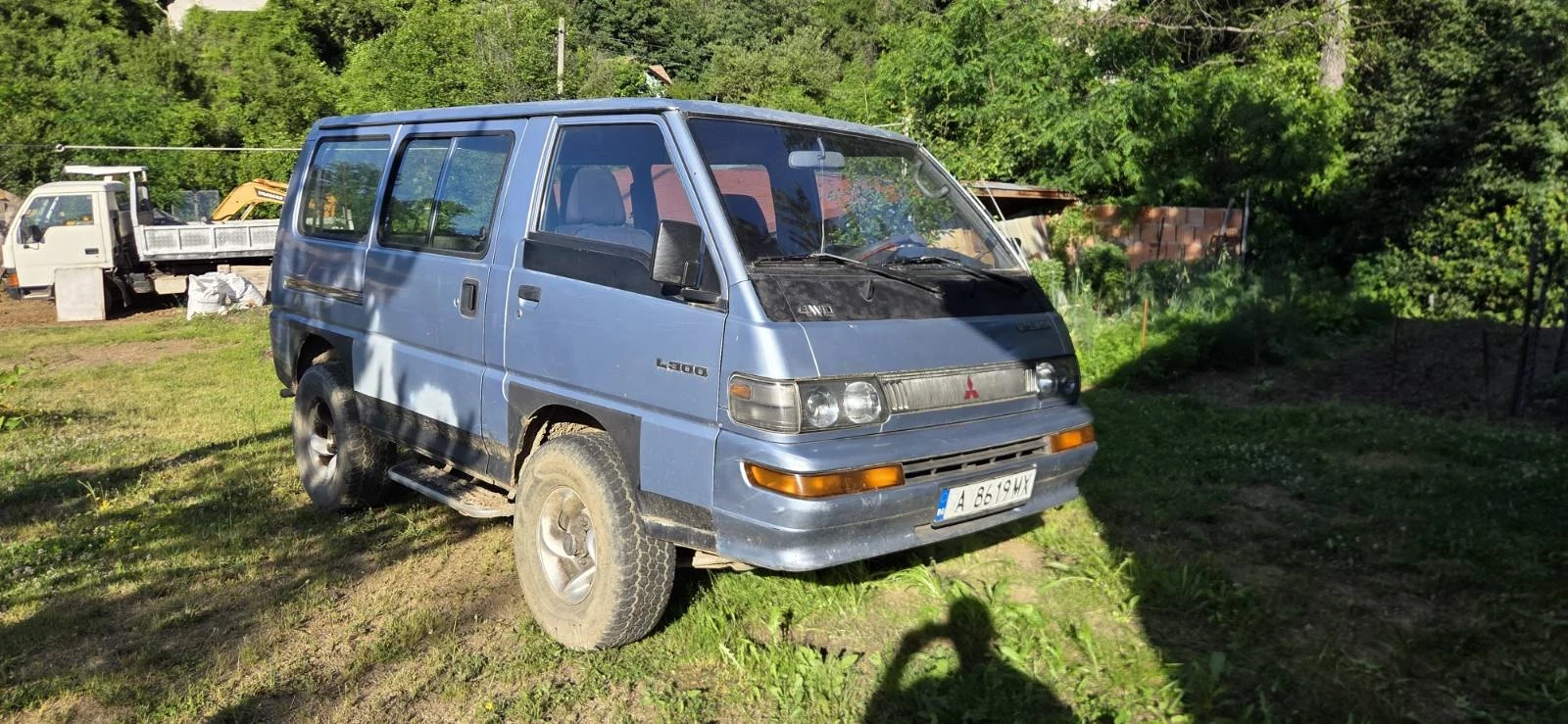 Mitsubishi L300