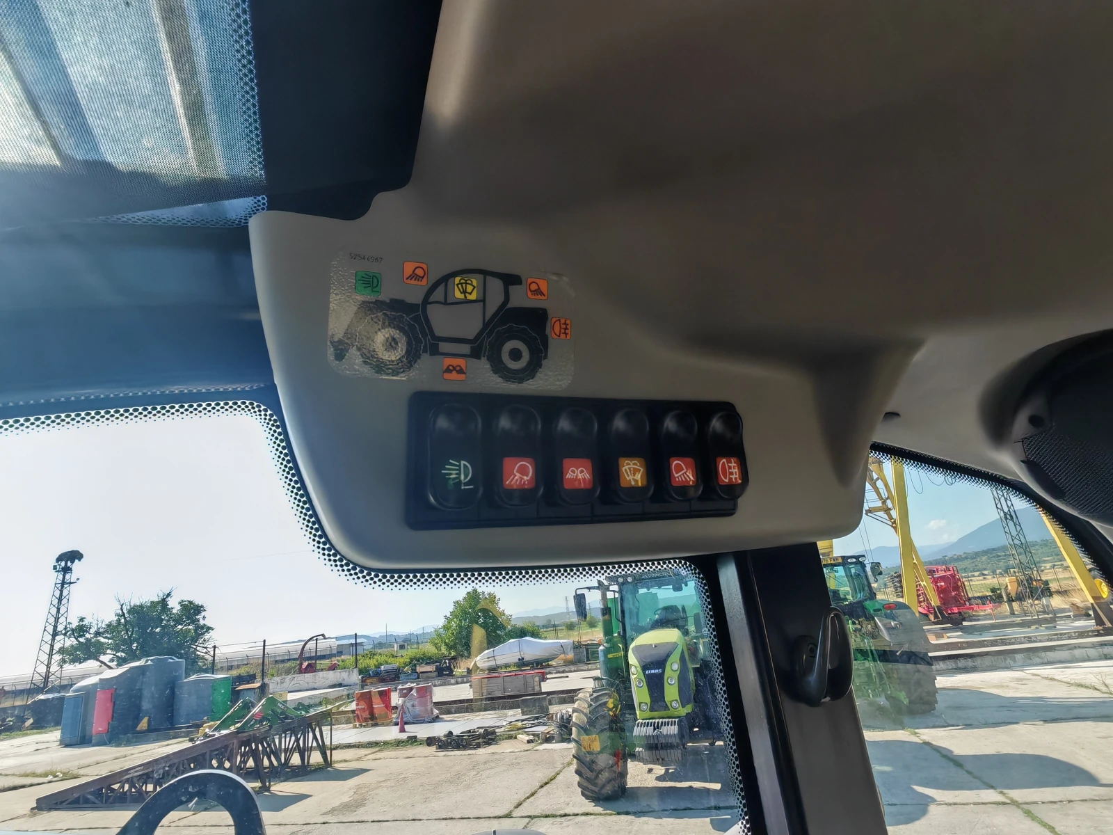 Телескопичен товарач Manitou MLT 741 V-140 +  лизинг с първоначална вноска 20 %, снимка 17 - Селскостопанска техника - 55336928