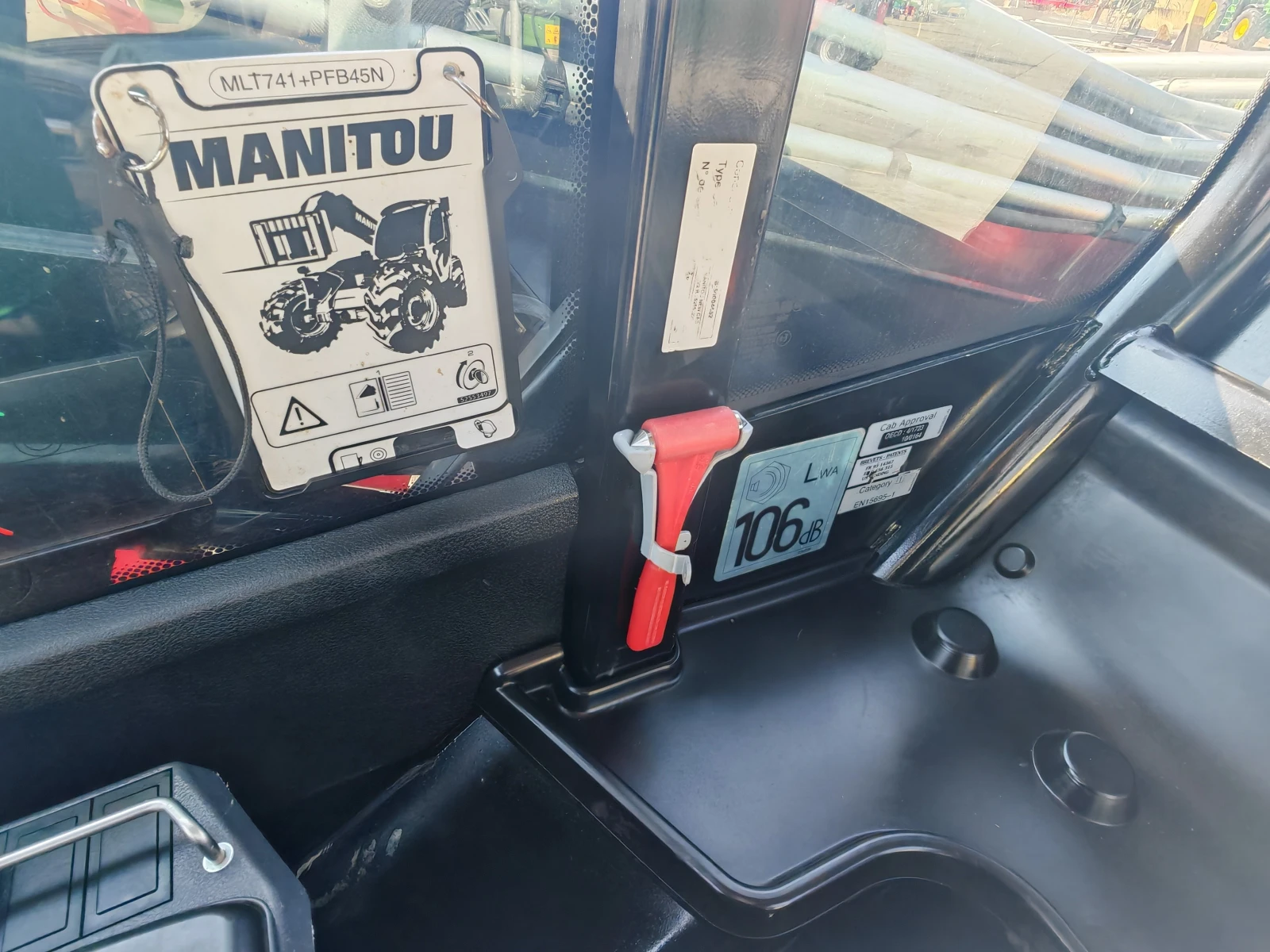 Телескопичен товарач Manitou MLT 741 V-140 +  лизинг с първоначална вноска 20 %, снимка 7 - Селскостопанска техника - 55336928