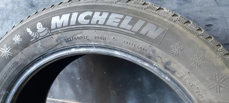 Гуми Зимни 215/60R17, снимка 7 - Гуми и джанти - 35125179