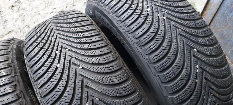 Гуми Зимни 215/60R17, снимка 3 - Гуми и джанти - 35125179