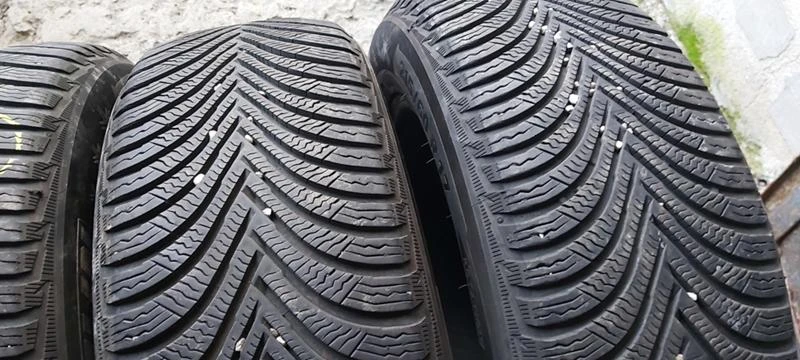 Гуми Зимни 215/60R17, снимка 4 - Гуми и джанти - 35125179