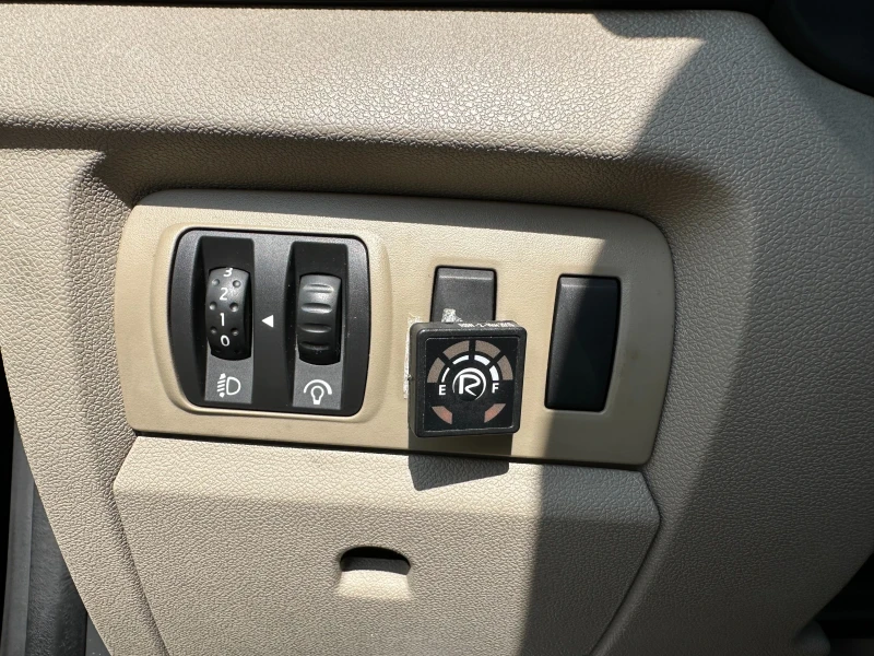Renault Fluence 1.6i ГАЗ/Бензин, снимка 12 - Автомобили и джипове - 49259750